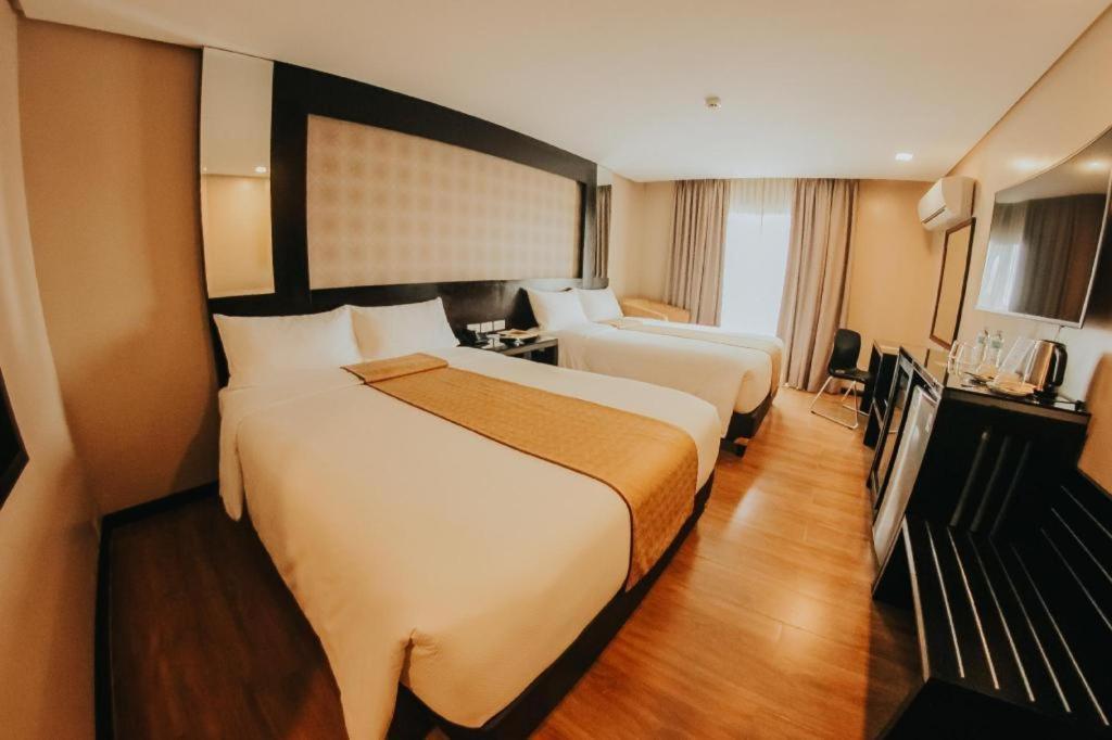 Grand Xing Imperial Hotel Iloilo Esterno foto